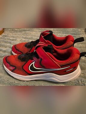 Nike Cosmic Runner Stretch Lace Casual Shoes